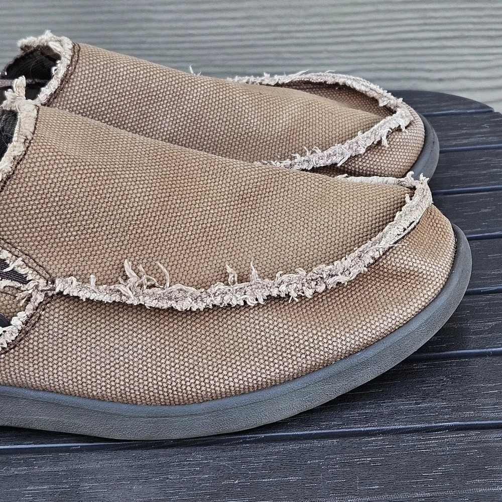CROCS Men's Santa Cruz Loafer Size 8 Tan Canvas Frayed Edge Shoe Triple Comfort
